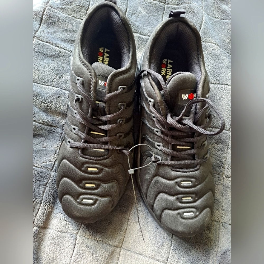 LARNMERN Work Steel Toe Shoes for Men - Lightweight Work Sneaker Brand New.